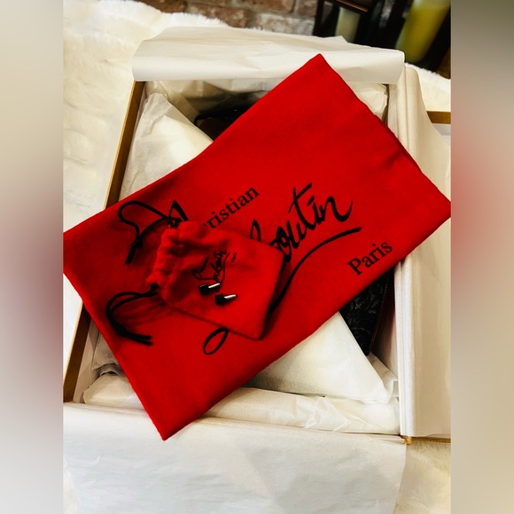 Authentic Black lace Christian Louboutins red bottom heels. Brand New. Size 39.5 - Picture 10 of 13